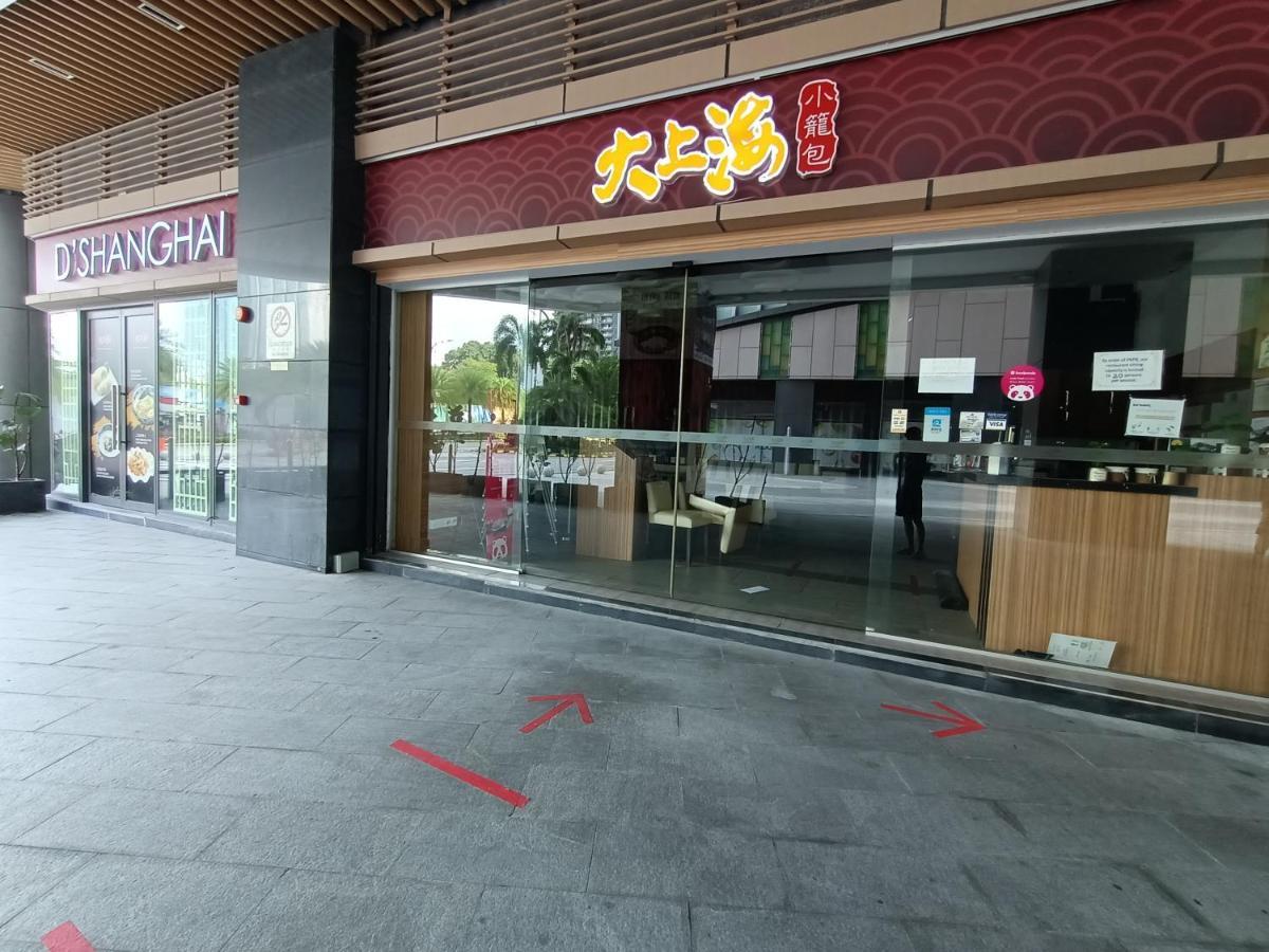 R&F Princess Cove Premium Homestay Famaily Johor Bahru Exterior photo