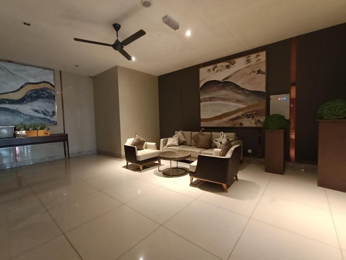 R&F Princess Cove Premium Homestay Famaily Johor Bahru Exterior photo